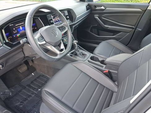 Certified 2022 Volkswagen Jetta SE FWD image 13