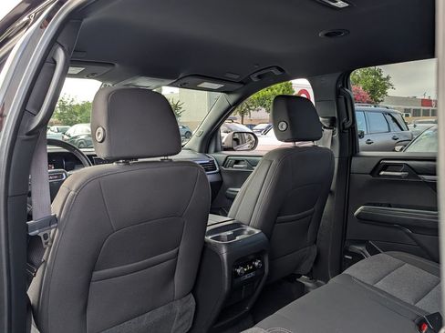 Used 2025 GMC Acadia Elevation AWD/4WD image 15
