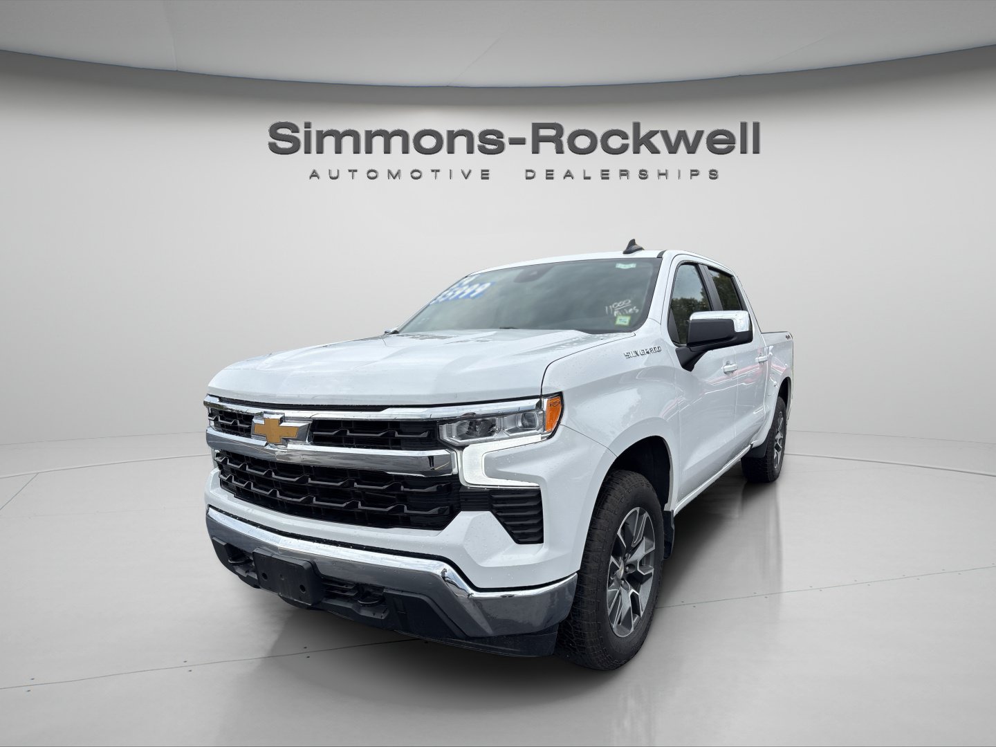 Used 2024 Chevrolet Silverado 1500 LT AWD/4WD image 7