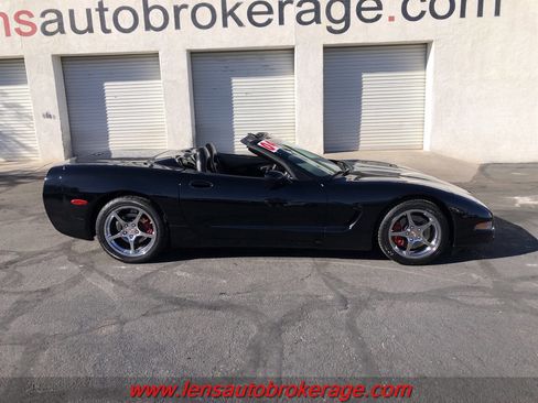Used 2004 Chevrolet Corvette Convertible w/ Preferred Equipment Group image 9