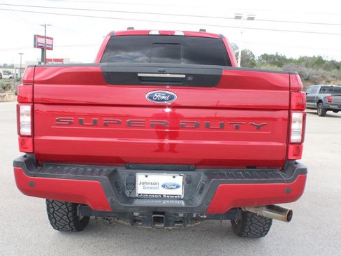 Certified 2022 Ford F250 Lariat w/ Tremor Off-Road Package image 6