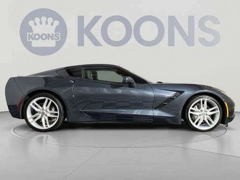 Used 2019 Chevrolet Corvette Stingray Coupe w/ 1LT RWD image 8