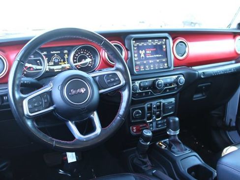 Used 2022 Jeep Wrangler Unlimited Rubicon w/ LED Lighting Group AWD/4WD image 12