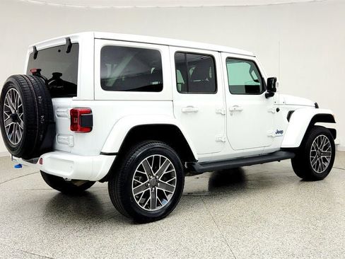 Used 2023 Jeep Wrangler Unlimited Sahara AWD/4WD image 5