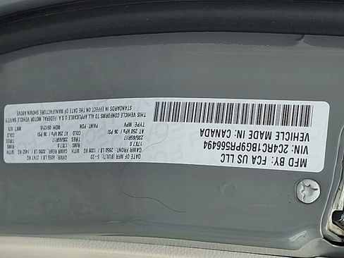 Used 2023 Chrysler Pacifica Touring-L FWD image 28