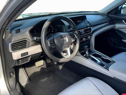 Used 2019 Honda Accord LX image 11