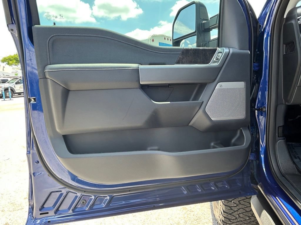 New 2026 Ford F250 Lariat w/ Black Appearance Package AWD/4WD image 43