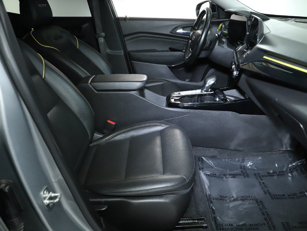 Used 2024 Chevrolet Trax ACTIV w/ Sunroof Package FWD image 31