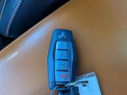 Used 2024 Mitsubishi Outlander SEL AWD/4WD image 32