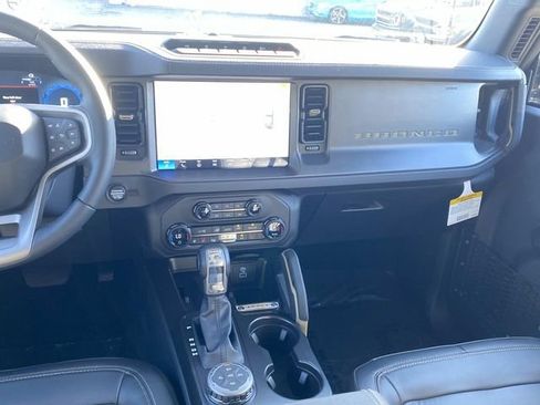 New 2025 Ford Bronco Badlands image 12