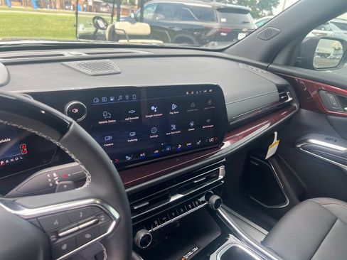 New 2026 Chevrolet Traverse Z71 w/ Enhanced Driving Package AWD/4WD image 18