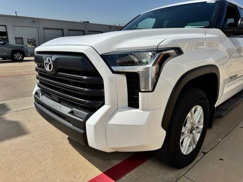 Used 2026 Toyota Tundra SR5 w/ SR5 Convenience Package AWD/4WD image 13
