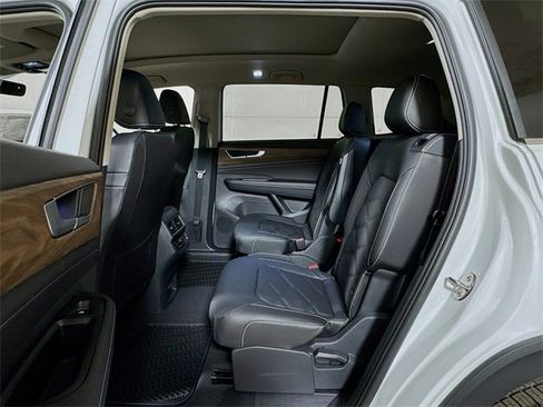 New 2026 Volkswagen Atlas SE image 12