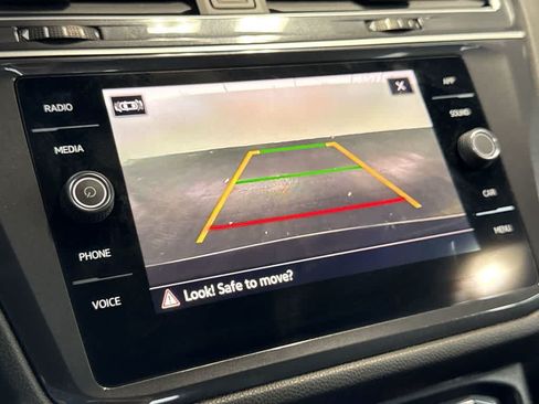 Certified 2023 Volkswagen Tiguan SE R-Line FWD image 18
