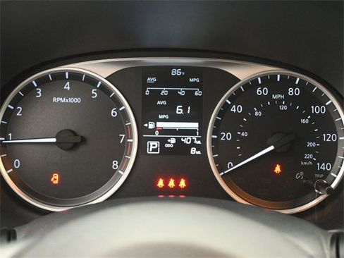 New 2025 Nissan Kicks Play S image 32