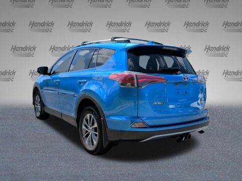 Used 2018 Toyota RAV4 XLE AWD/4WD image 9