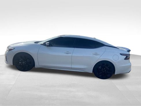 Used 2021 Nissan Maxima SR w/ Sport Mat Group image 16