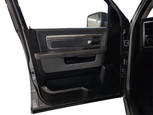 Used 2020 RAM 1500 Classic SLT w/ Luxury Group image 20