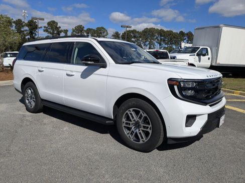 Certified 2025 Ford Expedition Max Active image 3