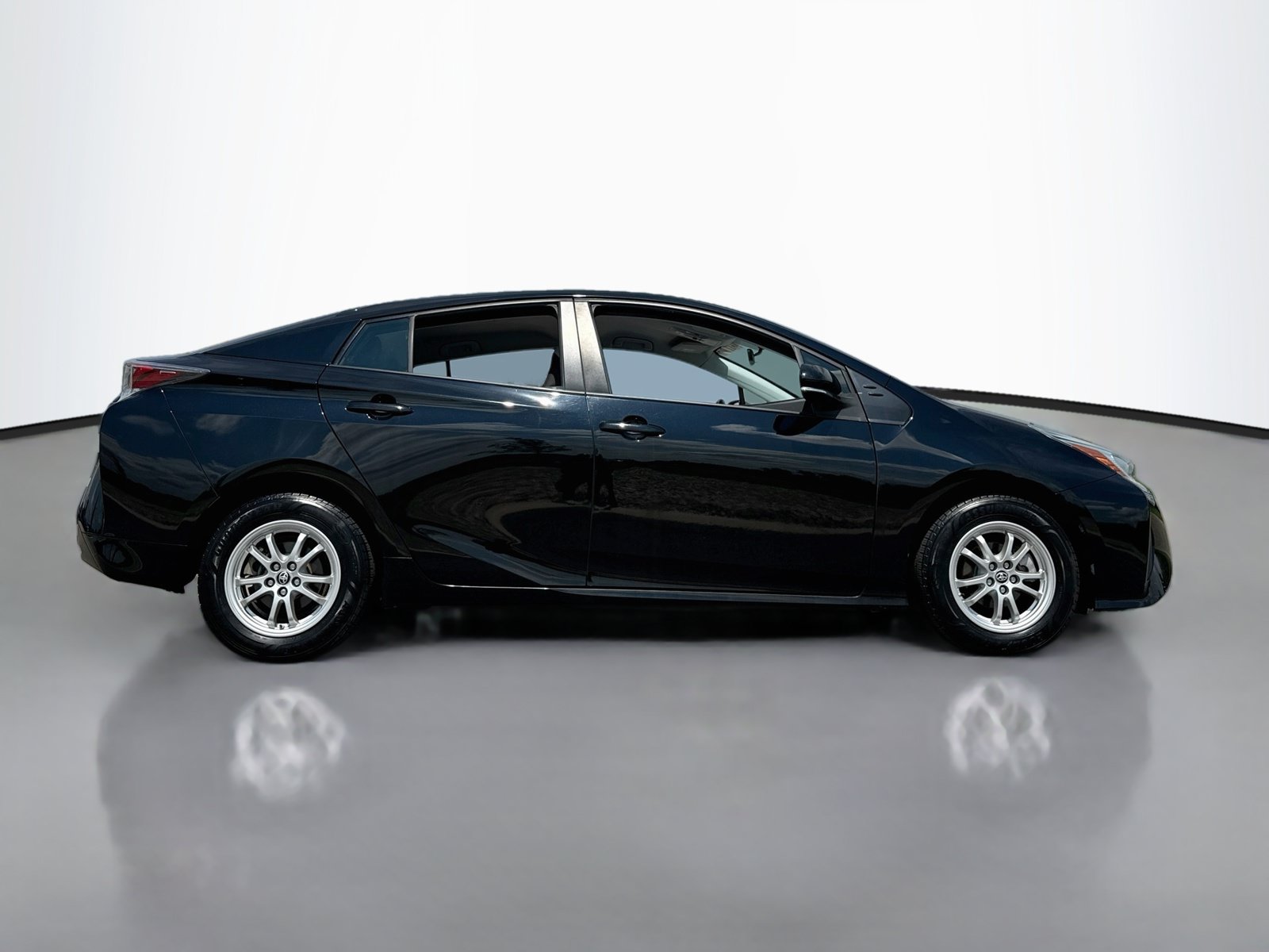 Used 2016 Toyota Prius Two FWD image 8