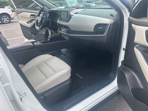 Certified 2023 Nissan Rogue SV w/ SV Premium B Package image 30