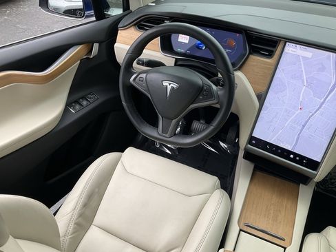 Used 2018 Tesla Model X 100D image 41