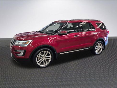 Used 2017 Ford Explorer Limited w/ Equipment Group 301A FWD image 2