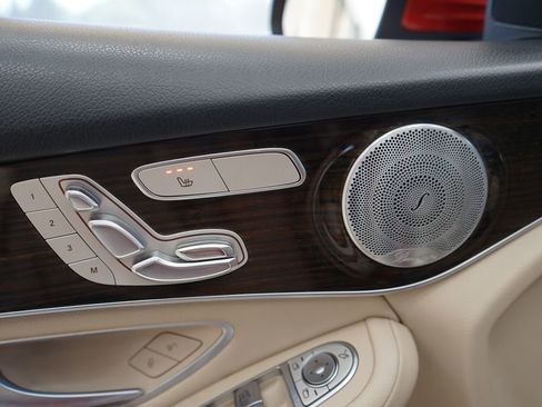 Used 2017 Mercedes-Benz GLC 300 4MATIC image 22