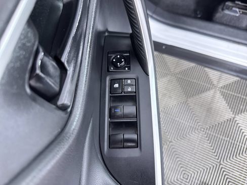 Used 2022 Toyota RAV4 LE AWD/4WD image 20