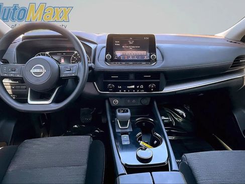 Used 2023 Nissan Rogue SV AWD/4WD image 10