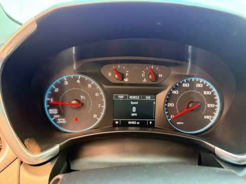 Used 2018 Chevrolet Equinox LS FWD image 18