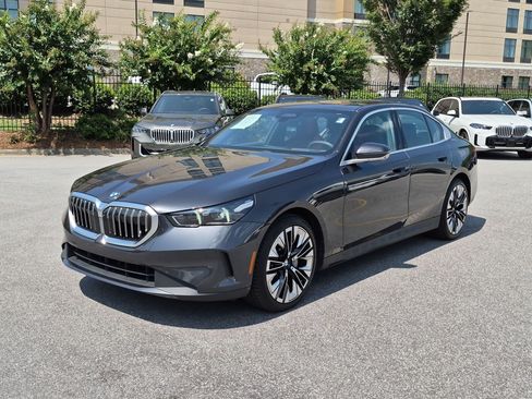 Certified 2024 BMW 530i w/ Premium Package RWD image 7