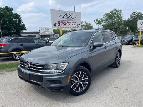Used 2019 Volkswagen Tiguan SE image 1