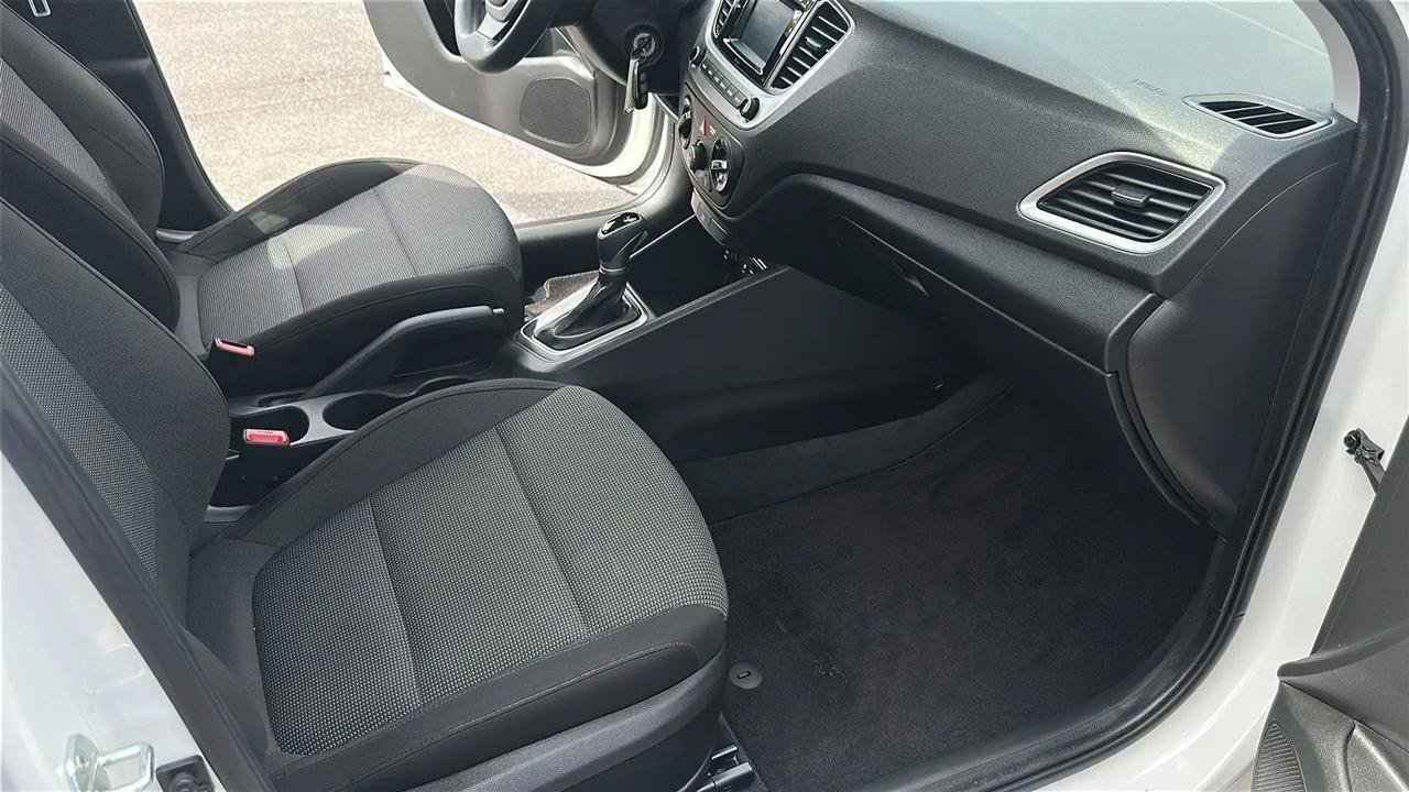 Used 2020 Hyundai Accent SE FWD image 35