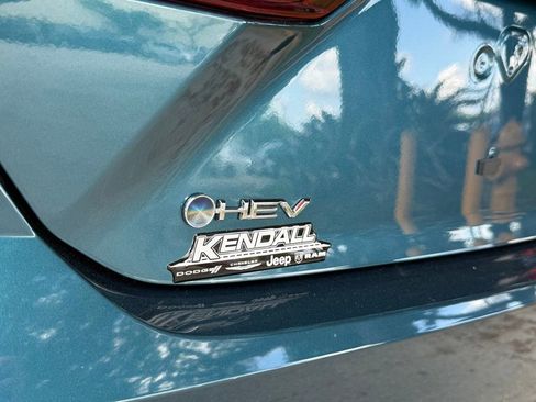 Used 2025 Toyota Camry SE FWD image 32