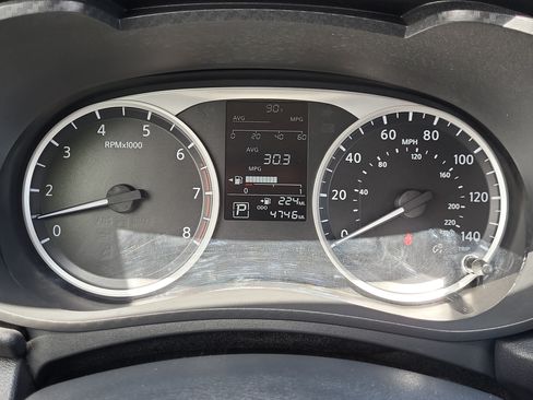 Used 2025 Nissan Versa S w/ Trunk Package FWD image 9