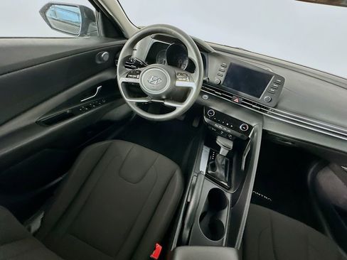 Used 2023 Hyundai Elantra SEL FWD image 9
