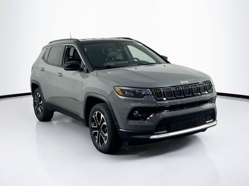 Used 2023 Jeep Compass Limited AWD/4WD image 3
