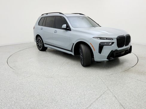 Used 2024 BMW X7 xDrive40i w/ M Sport Package image 3