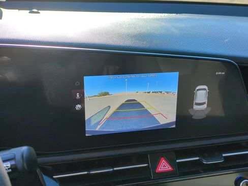 Used 2024 Kia Niro EX Touring image 23