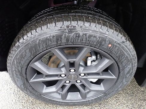 New 2025 Jeep Grand Cherokee Limited w/ MOPAR Finishing Package image 11