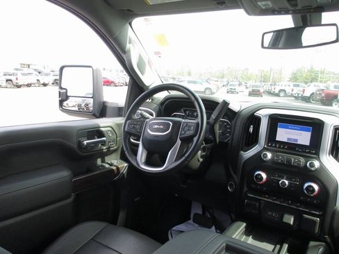 Used 2022 GMC Sierra 2500 SLT w/ SLT Premium Package image 26