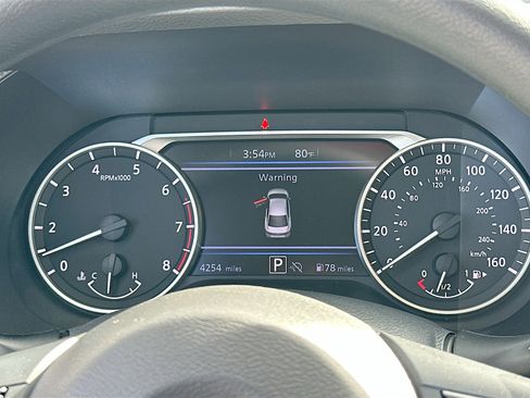 Used 2025 Nissan Sentra SV w/ Lighting Package image 12