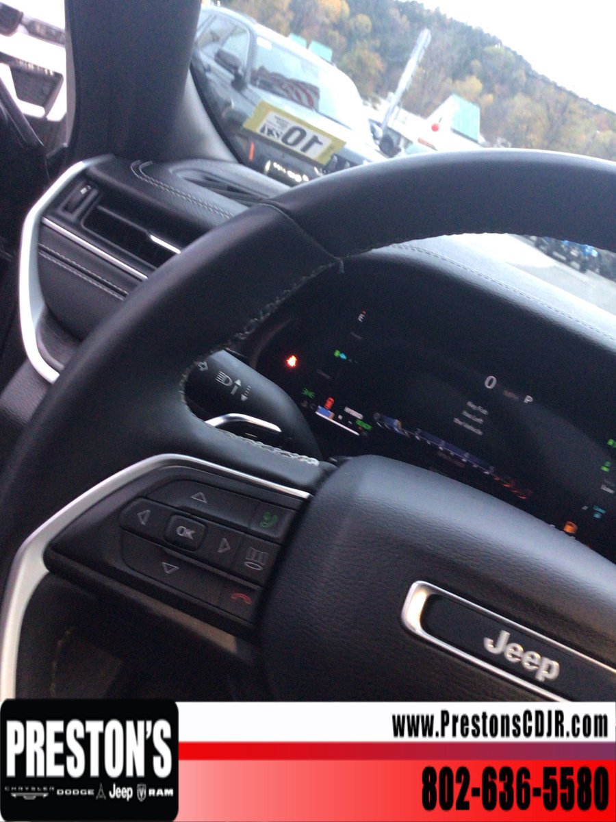 Used 2024 Jeep Grand Cherokee Limited 4xe AWD/4WD image 11
