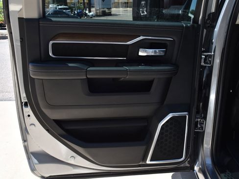 Used 2024 RAM 2500 Laramie AWD/4WD image 20