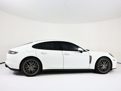 Used 2022 Porsche Panamera image 8