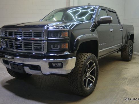 Used 2015 Chevrolet Silverado 1500 LTZ Z71 w/ LTZ Plus Package AWD/4WD image 2