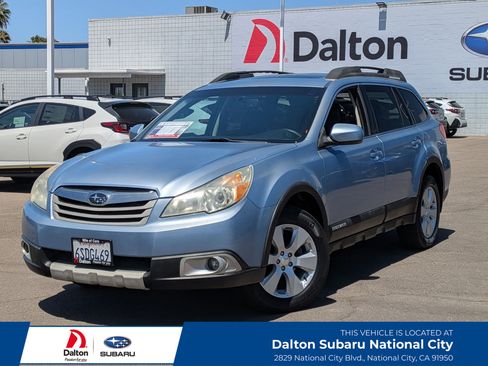 Used 2011 Subaru Outback 2.5i Limited image 1