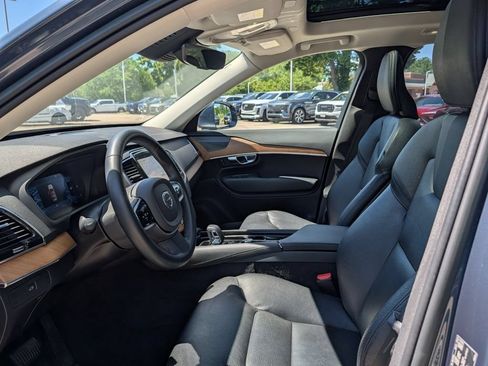 Used 2023 Volvo XC90 B6 Plus AWD/4WD image 35