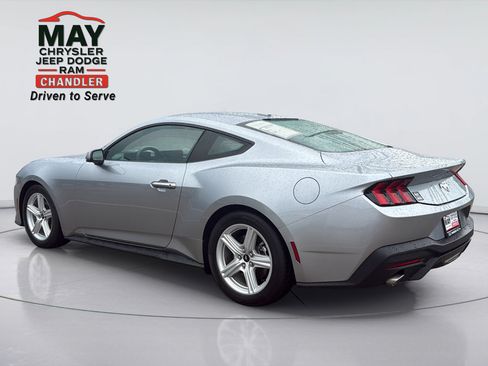 Used 2026 Ford Mustang Premium RWD image 5